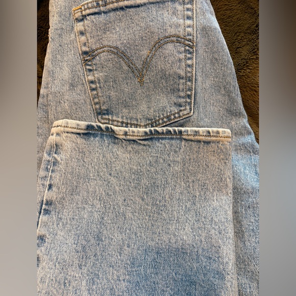 Levi’s Ribcage Straight 32/27 Lightwash - Picture 9 of 10